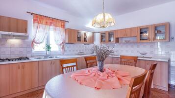 House | Dining