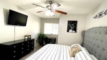2 bedrooms, travel cot, free WiFi, bed sheets