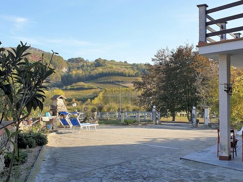 Vesime Villa With Garden