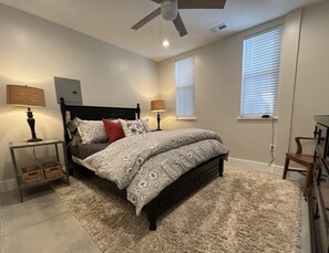 3 bedrooms, internet, bed sheets