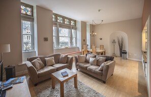 تلفزيون ذكي، تنس طاولة، كُتُب