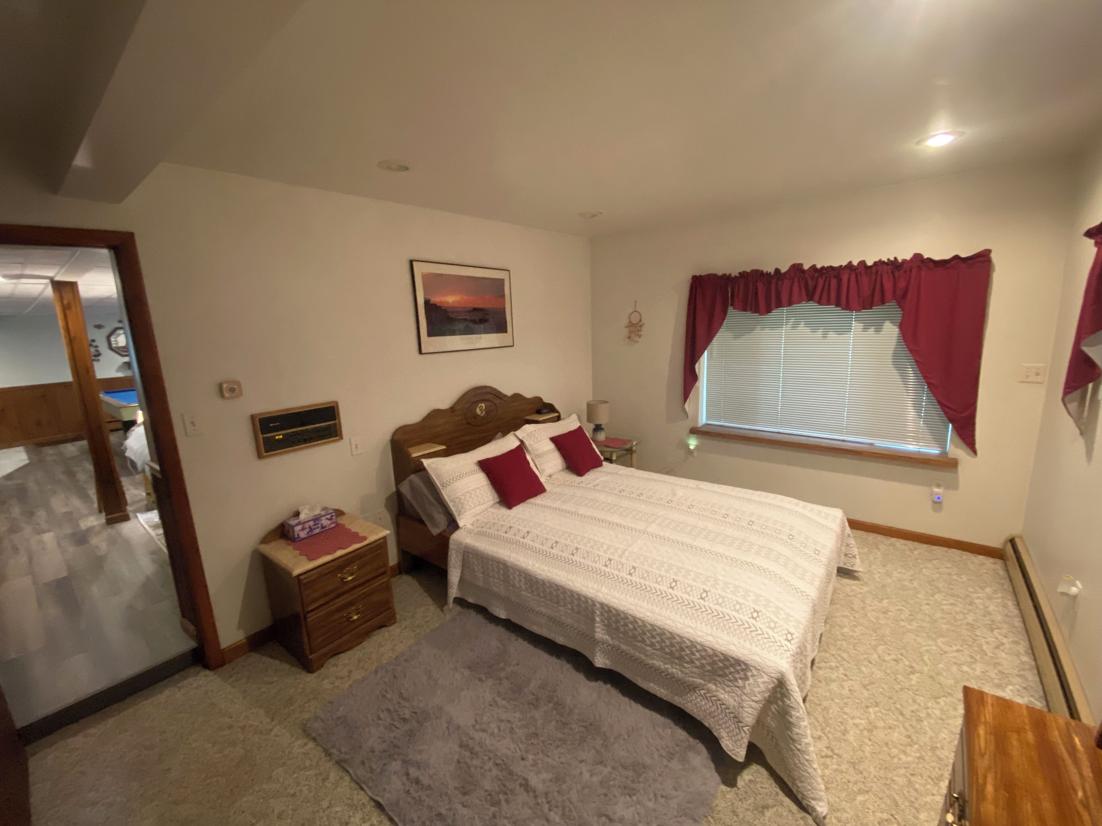 3 bedrooms, WiFi, bed sheets, wheelchair access