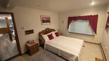 3 bedrooms, WiFi, bed sheets, wheelchair access