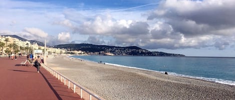 Vlak bij het strand