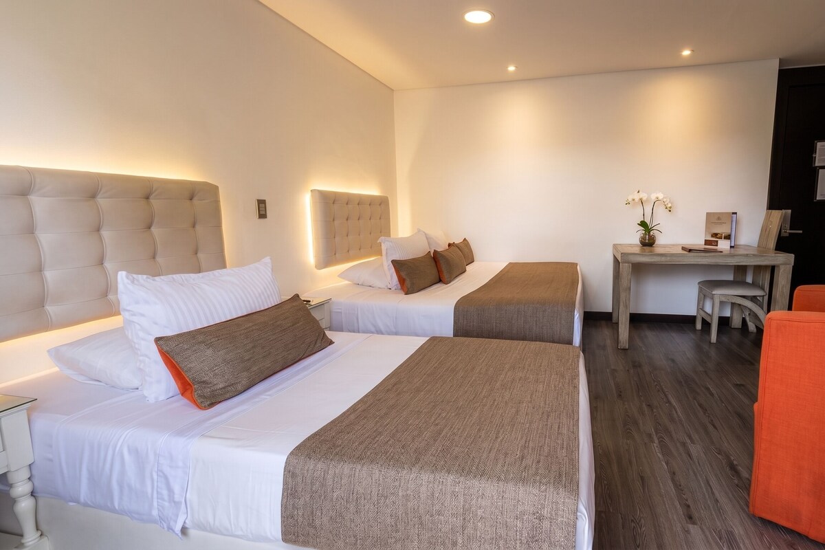 Standard Twin Room | Egyptian cotton sheets, premium bedding, pillow-top beds, in-room safe
