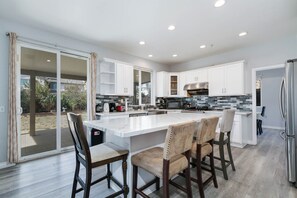 Private kitchen - Beauty of Montclair home (Montclair)