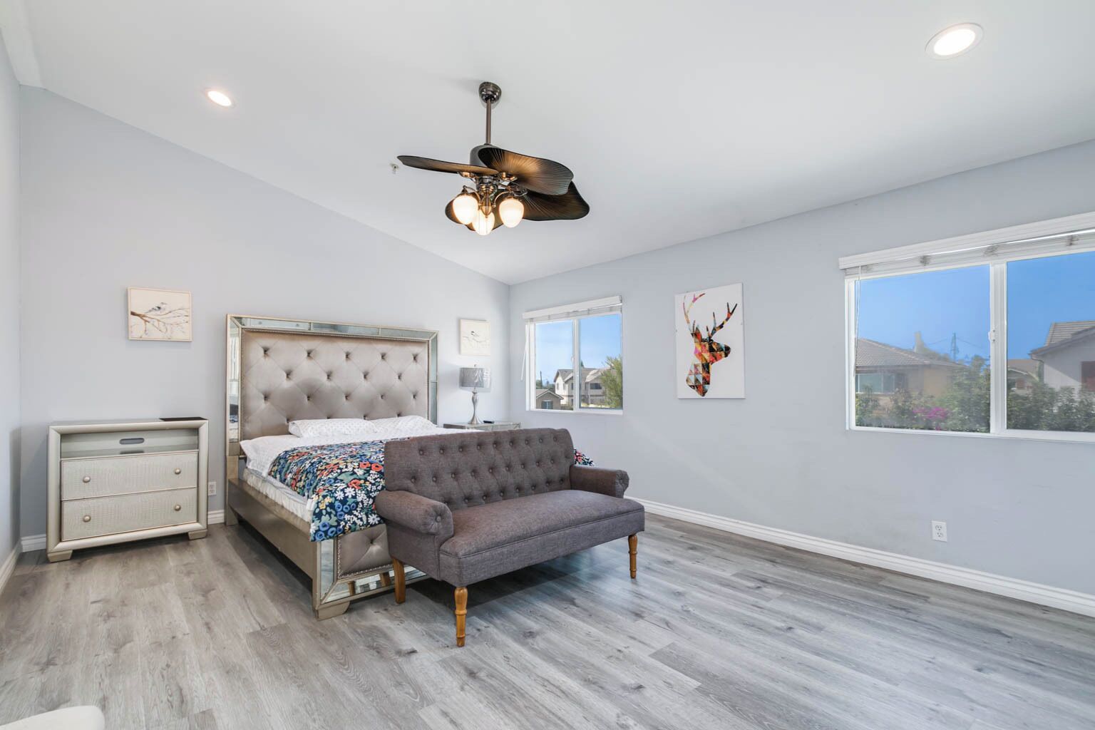 5 bedrooms, WiFi, bed sheets