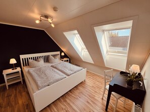 2 bedrooms, travel cot, free WiFi