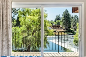 Traditional Apartment | View from room - Bend Riverside Rentals (Bend)