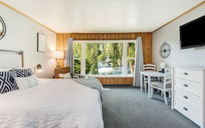 Exclusive Cottage | Individually decorated, individually furnished, laptop workspace - Bend Riverside Rentals (Bend)