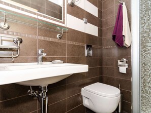 Apartment | Bathroom | Shower, hair dryer - Apartments Gaura - One-bedroom Apartment With Terrace (Dubrovnik)
