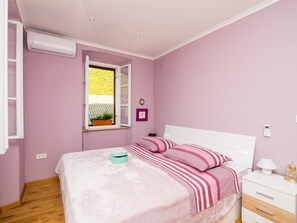 3 bedrooms, iron/ironing board - Villa Nives - Three-bedroom Villa With Terrace and Sea View (Ston)