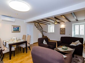 Apartment | Living area