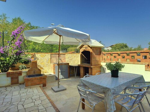 Traditional Holiday Home With Covered Terrace