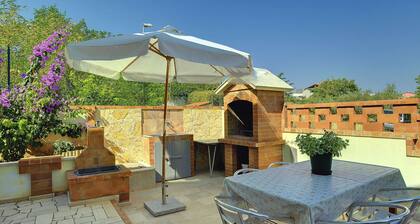 Traditional Holiday Home With Covered Terrace