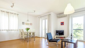 Dining - Apartment in Premantura Near Kamenjak Park (Medulin)