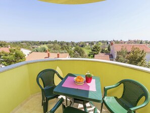 Apartment | Dining - Apartment in Premantura Near Kamenjak Park (Medulin)