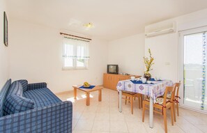 Apartment | Balcony - Apartment in Premantura Near Kamenjak Park (Medulin)