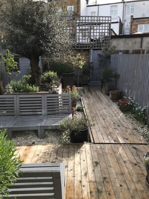 Basic House, Multiple Beds | Exterior - Stunning 3 Bedroom House With Garden in Battersea (London)