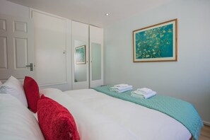 Casa básica, varias camas | 3 habitaciones y espacio para trabajar con laptop 