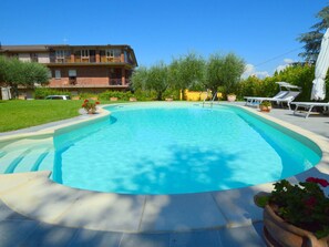 Villa | Basseng | Innendørsbasseng og utendørsbasseng
