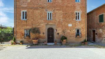 Villa | Exterior