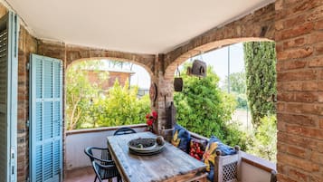 Villa | Balcony