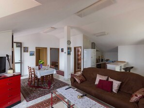 Apartment | Eigene Küche | Kühlschrank, Ofen, Herdplatte, Wasserkocher mit Kaffee-/Teezubehör