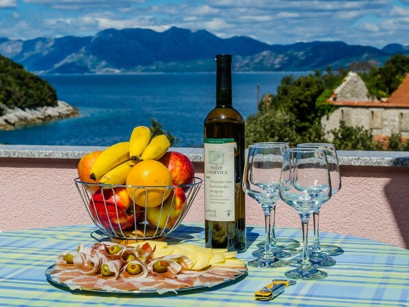 Apartment | Dining