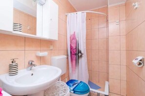 Apartment | Badezimmer