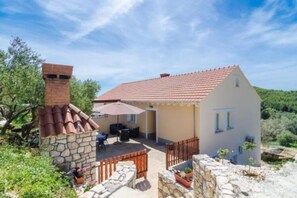 Apartment | Exterior - Apartments Dalamar - Three-bedroom Apartment With Terrace (Mljet)