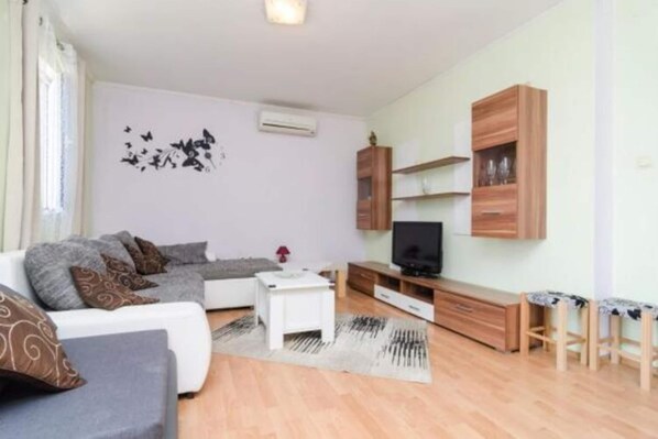 Apartment | Living area - Apartments Dalamar - Three-bedroom Apartment With Terrace (Mljet)