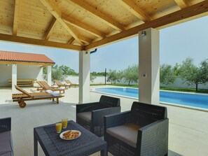 Hus | Pool | Indendørs pool, udendørs pool