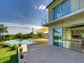 Indoor pool, outdoor pool - Stunning Villa in Peruski With Swimming Pool (Marcana)
