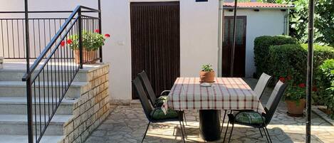 Apartment | Dining