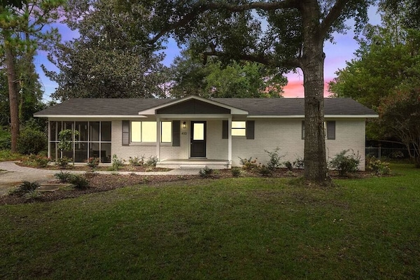 Twilight Exterior Pic