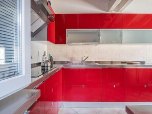 Private kitchen - Belvilla by OYO Casa Dana (Sale Marasino)