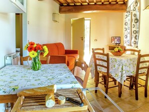 Cottage | Dining - Belvilla by OYO Da Pino Bilocale (Marsciano)