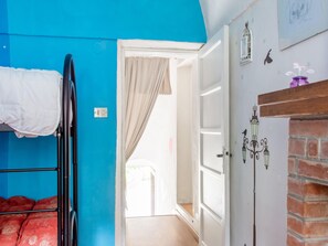 House | 2 bedrooms, individually furnished, bed sheets - Holiday Home in Liguria Near Barbottina Forest (Calizzano)