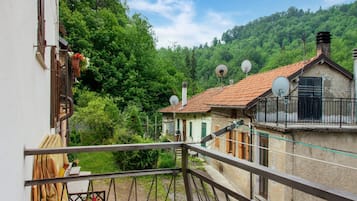 House | Balcony