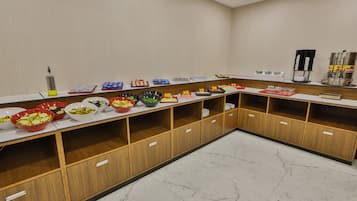 Free daily buffet breakfast