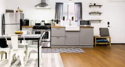 Guest house private entry Universal kitchen