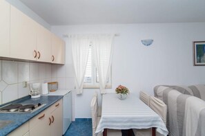 Apartment | Dining