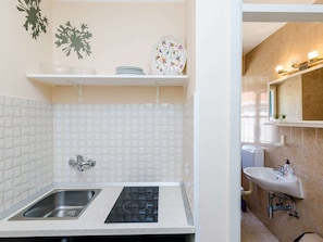 Appartement | Cuisine privée | Réfrigérateur, plaque de cuisson