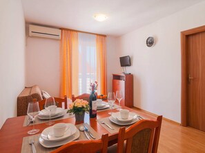 Apartment | Dining