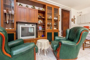 Apartment | Living room - Apartment in Liznjan With Pool and Terrace (Liznjan)