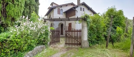 Villa | Exterior