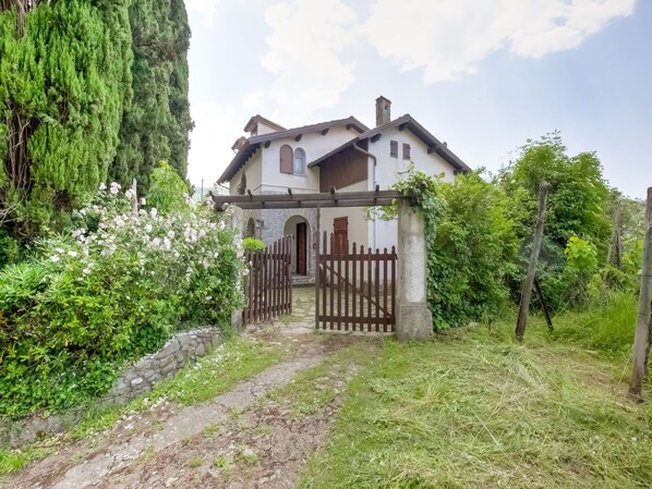 Villa | Exterior