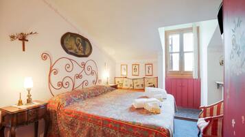 Villa | 3 bedrooms, individually furnished