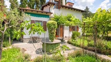 Villa | Exterior